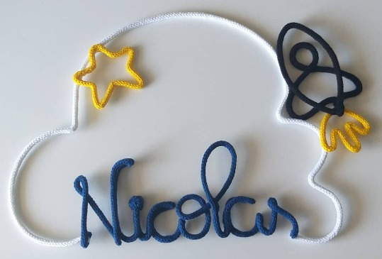 Guirlanda Nicolas em tricotin